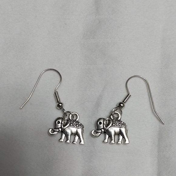 Elephant Design Dangle Earrings - Picture 2 of 3